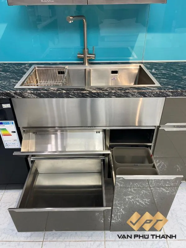 Module tủ bếp khoang bồn rửa chất liệu khung inox cánh kính giả vân đá