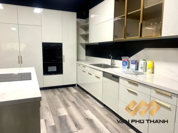 Vạn Phú Thành thi công kệ bếp lắp ghép module hệ tủ bếp nhựa Acrylic