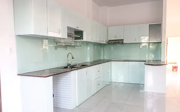 Tủ bếp nhôm kính Japandi