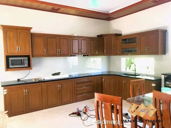 Tủ bếp nhôm vân gỗ Omega Deco phong cách Japandi