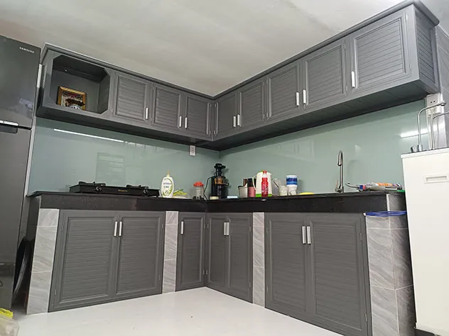 Nhôm hệ AG làm tủ bếp đã không còn xa lạ bởi khả năng chống va đập tốt
