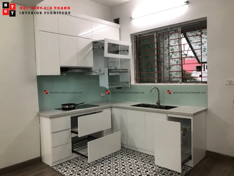 tu-bep-nhua-PVC-picomat-canh-acrylic-nha-anh-hung-linh-dam 3