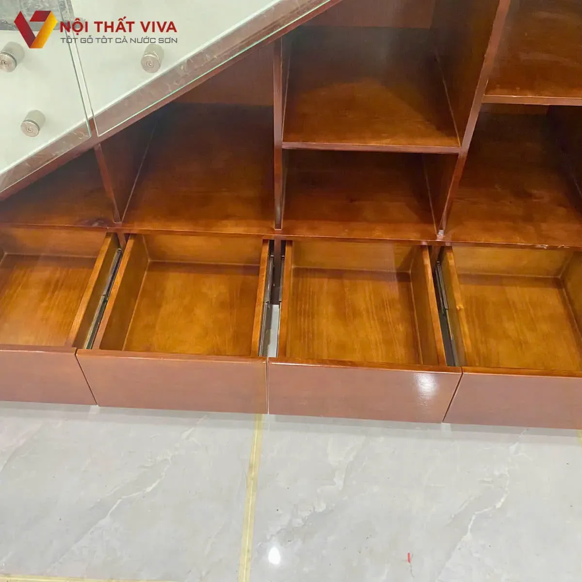 Tủ cầu thang phòng khách đa chức năng