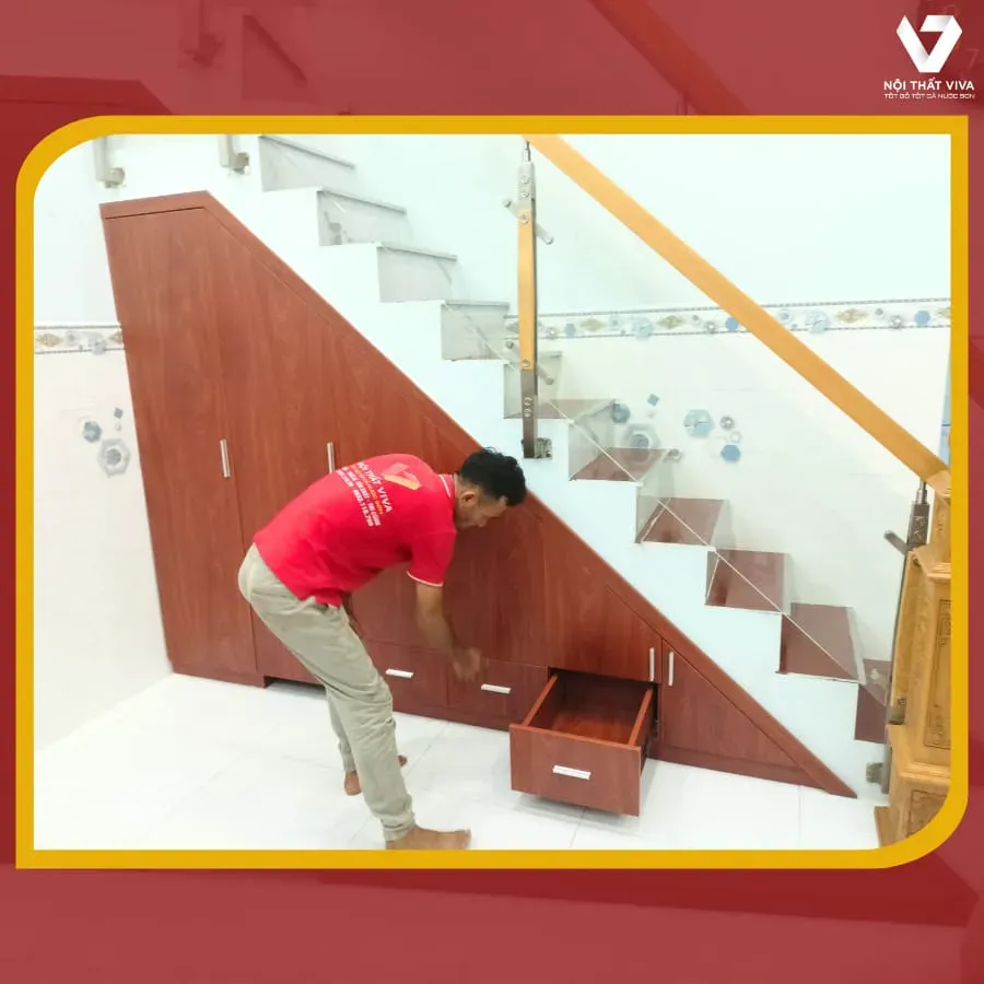 Tủ cầu thang phòng khách đa năng