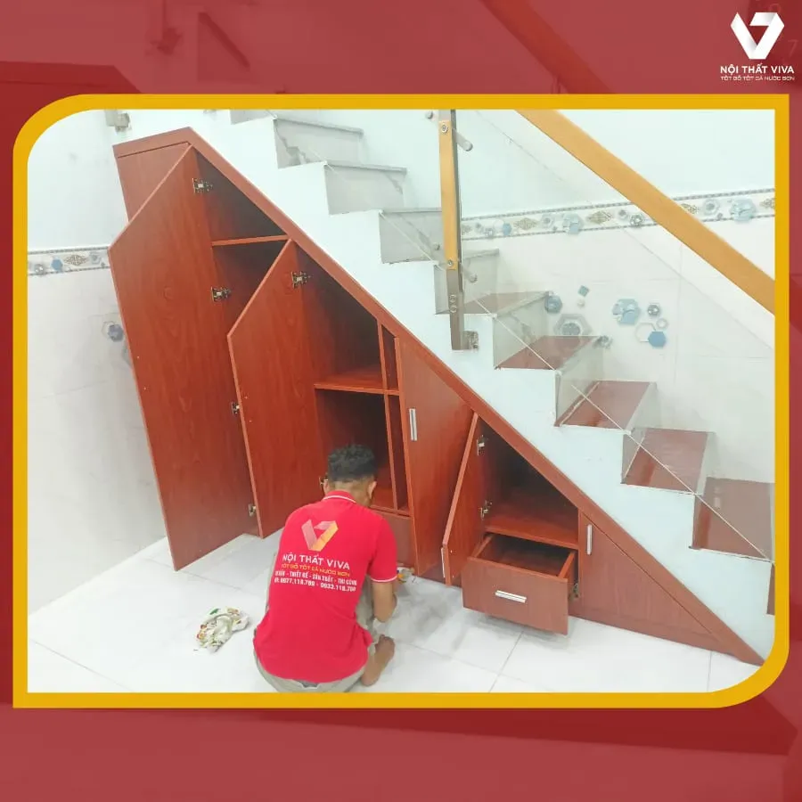 Lắp đặt tủ cầu thang phòng khách