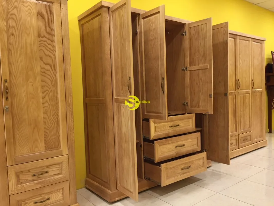 Chi tiết vân gỗ tự nhiên trên tủ quần áo gỗ sồi 4 cánh