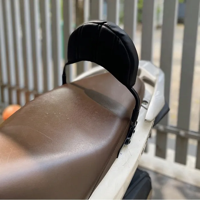 Tựa lưng xe máy Vision phía sau cho bé