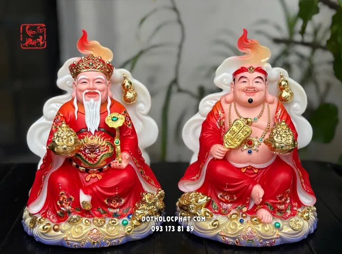 Tượng Thần Tài Ông Địa ngự mây hũ vàng hô lô gấm đỏ