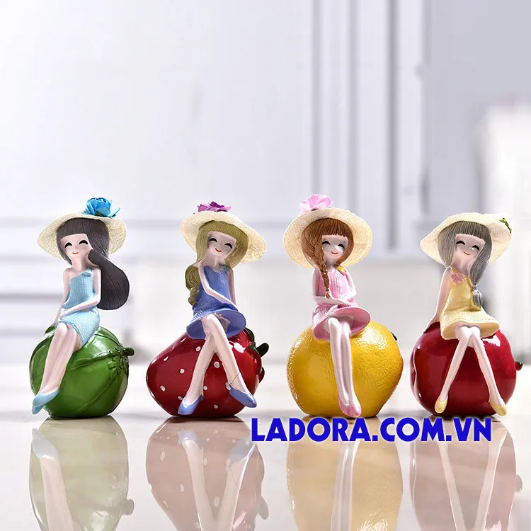 Đồ decor trang trí kệ tủ tivi phòng khách đẹp tượng 4 cô gái