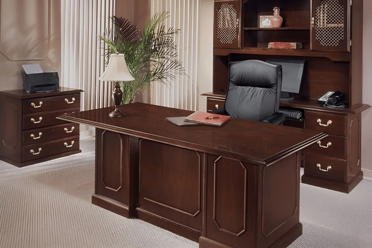 Ưu nhược điểm của bàn giám đốc gỗ xoan đào