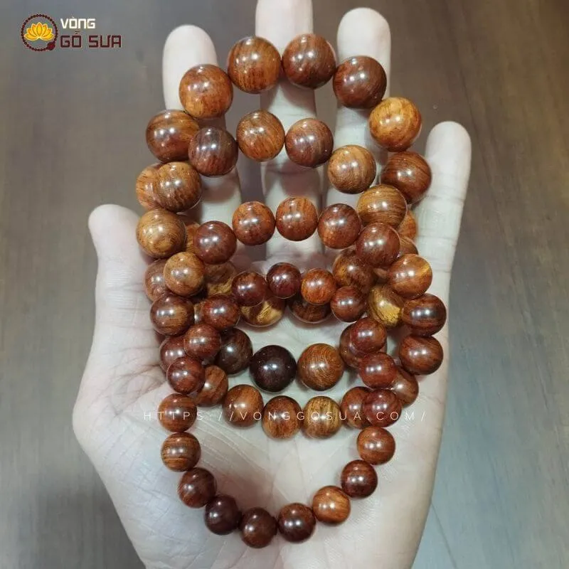 Vẻ đẹp của vòng gỗ sưa Quảng Bình khi tiếp xúc với ánh sáng tự nhiên