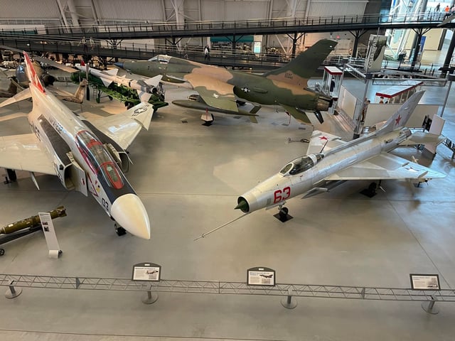 21 Bí Quyết Chọn Bàn Ghế Trung Tâm Ngoại Ngữ Hoàn Hảo Giúp Tối Ưu Hiệu Quả Đào Tạo