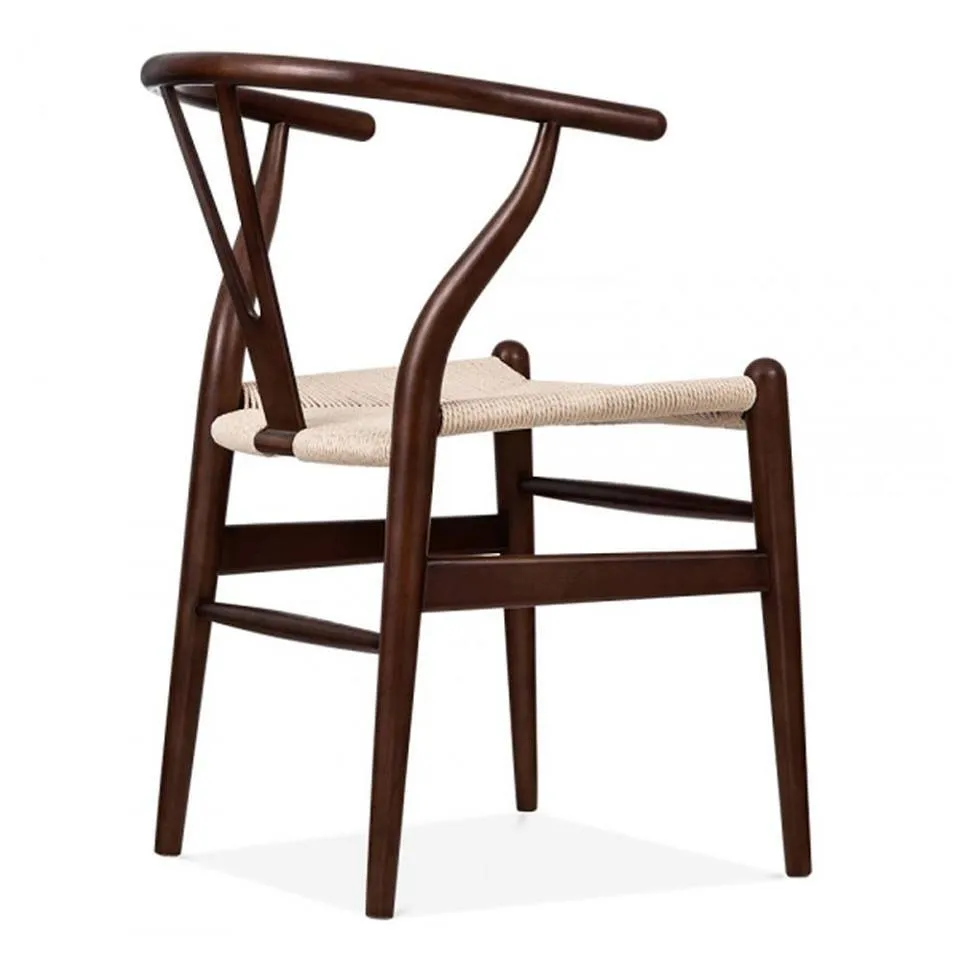 Ghế wishbone chair với kỹ thuật uốn cong tinh tế