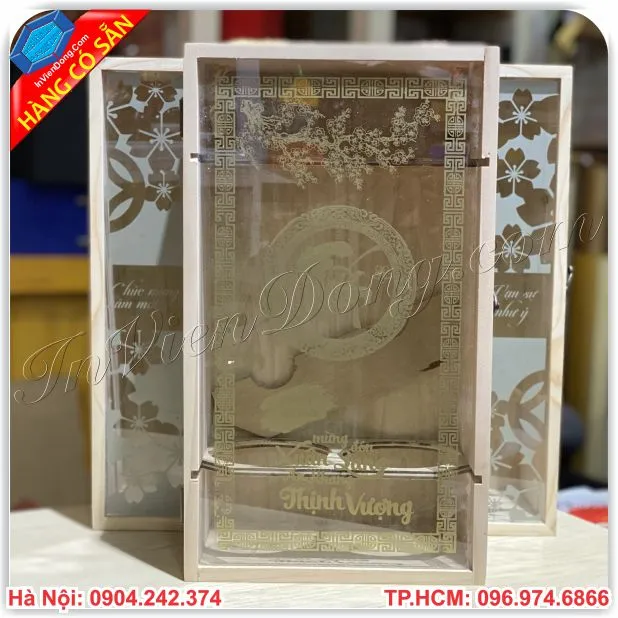 Xưởng làm hộp gỗ với thiết kế mặt kính độc đáo