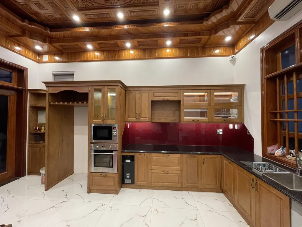 Hình ảnh thực tế tủ bếp gỗ sồi Mỹ – anh Liệu – Bình Giang – Hải Dương do Nội Thất Đại Phát thực hiện