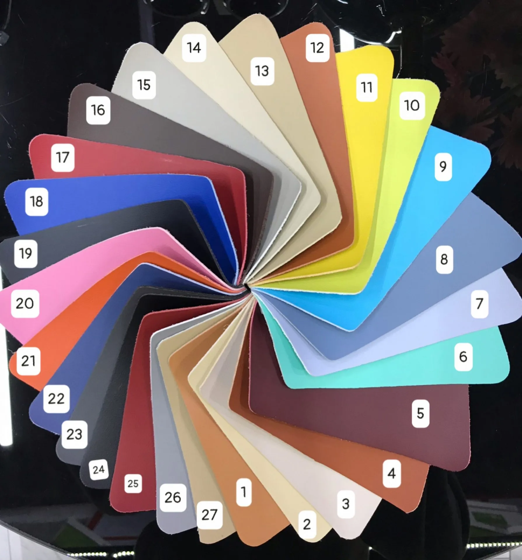 Bảng màu các loại da Nappa, biểu tượng cho chất liệu da cao cấp