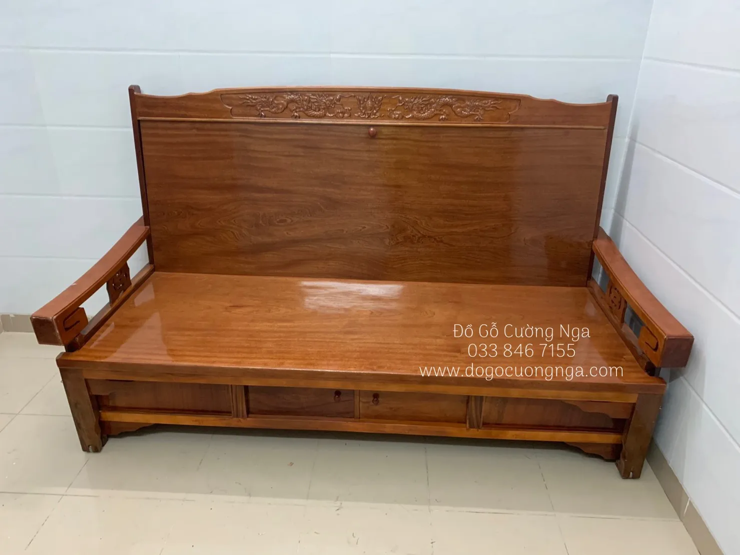 Ghế trường kỷ kéo thành giường gỗ xoan đào, chi tiết vân gỗ tự nhiên