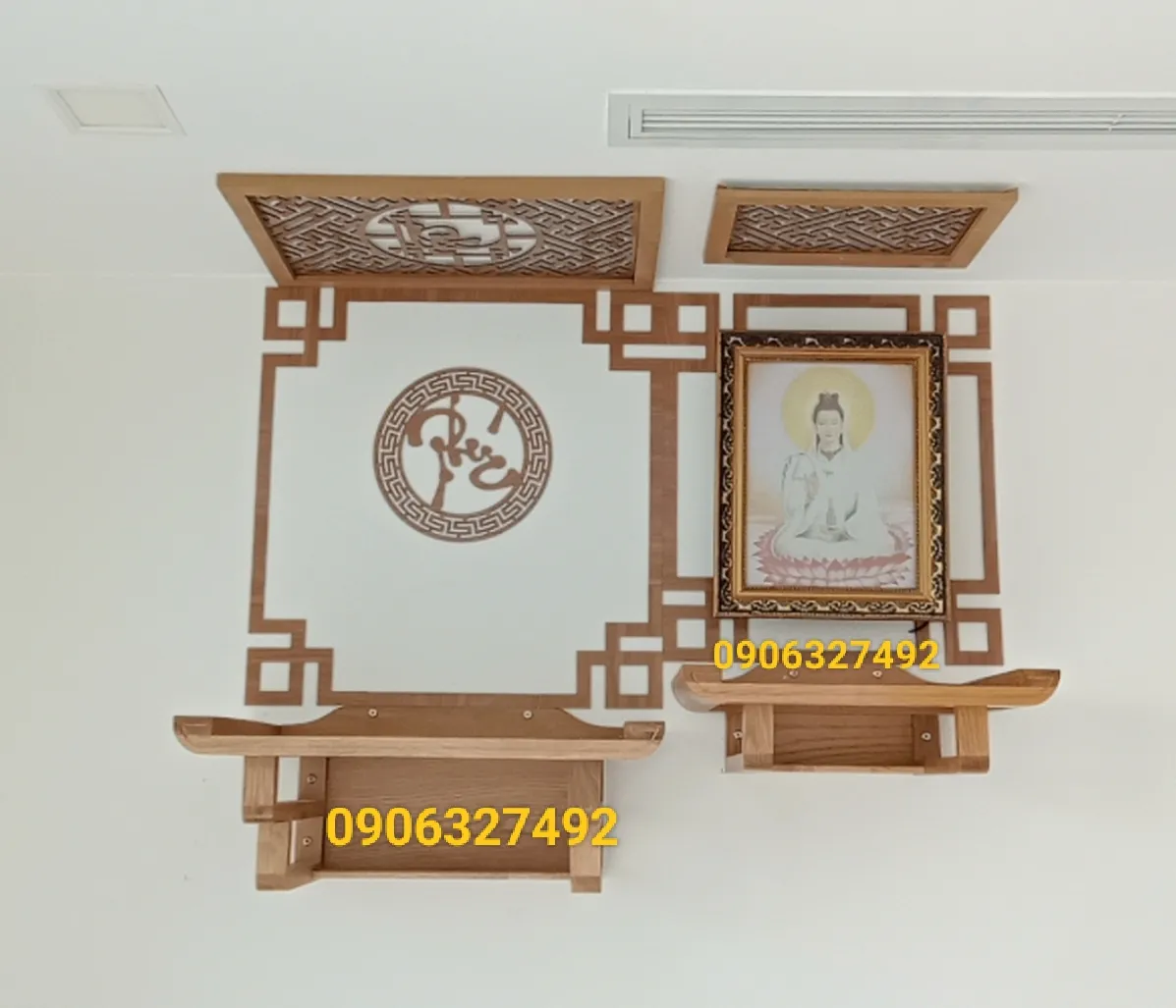 Góc thờ Phật và Gia Tiên với bàn thờ 2 tầng gọn gàng