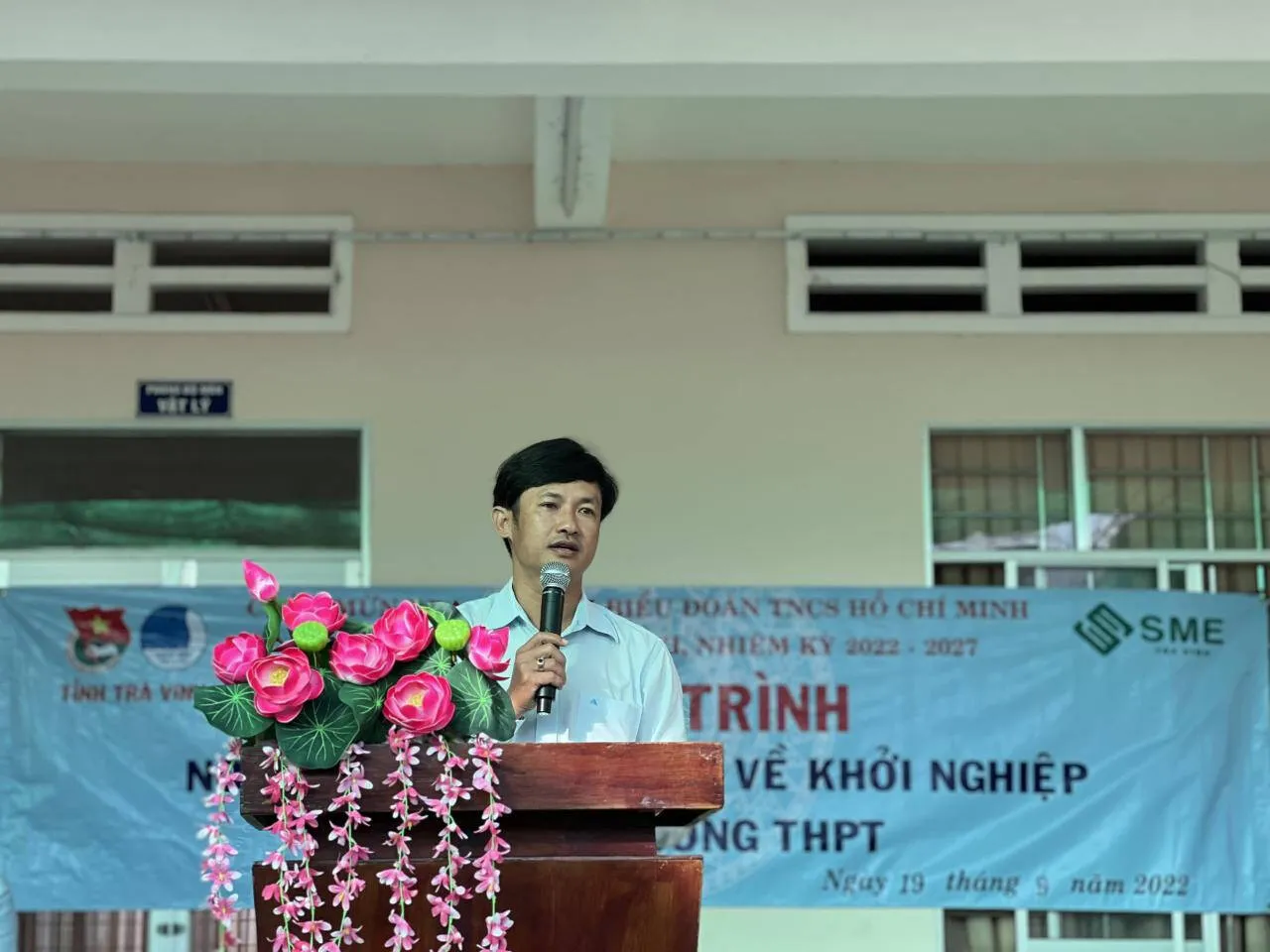 Ghế ngồi văn phòng với nệm lót êm ái, đảm bảo sức khỏe cho người làm việc lâu dài