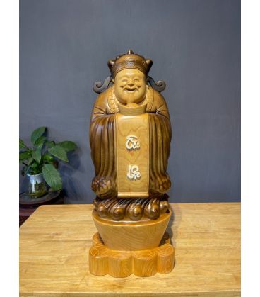 tượng gỗ thần tài đứng Chế Tác Từ Gỗ Pơ Mu Cao Cấp Mang Lại Tài Lộc