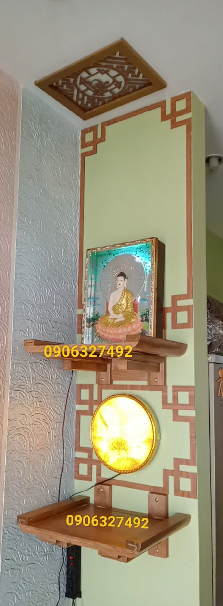 Mẫu bàn thờ treo tường 2 tầng với ngăn kéo tiện lợi