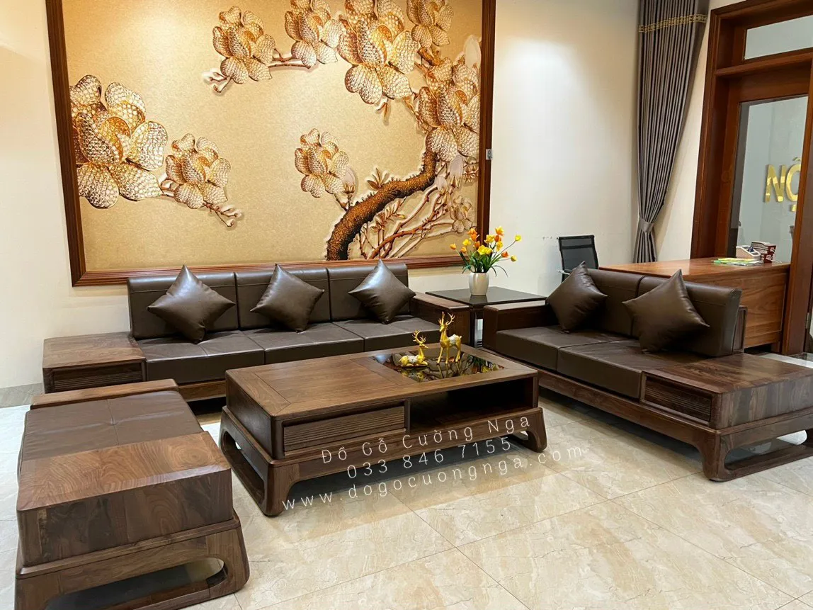 Ghế sofa gỗ óc chó với đệm da màu be bền đẹp