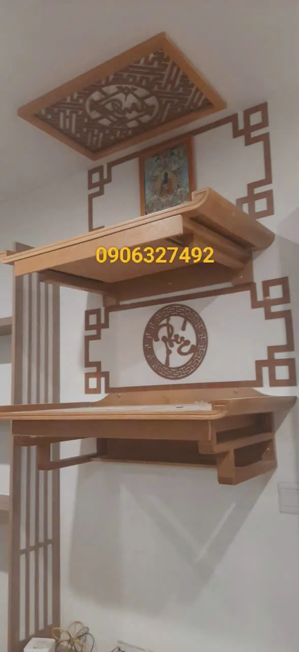 Bàn thờ treo tường 2 tầng kèm vách ngăn phong thủy
