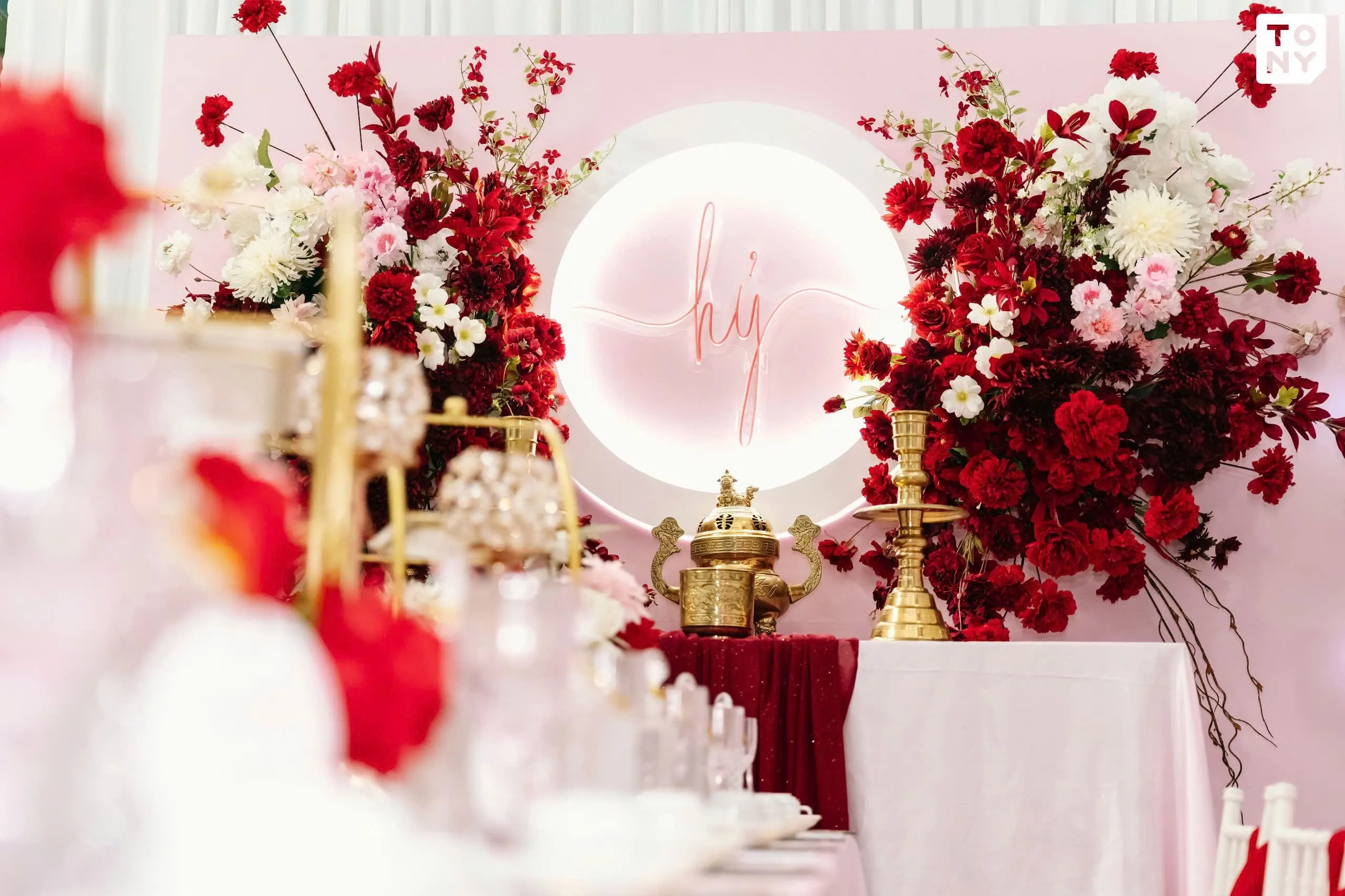 Gói trang trí gia tiên backdrop cùng chữ hỷ